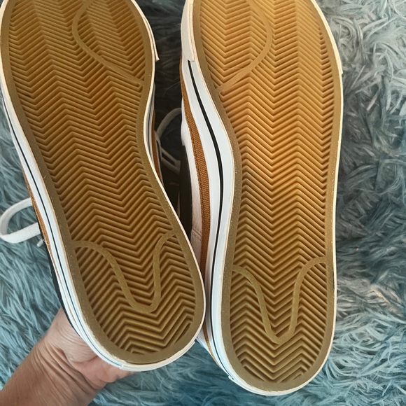 White Nike size 7 - Picture 2 of 9